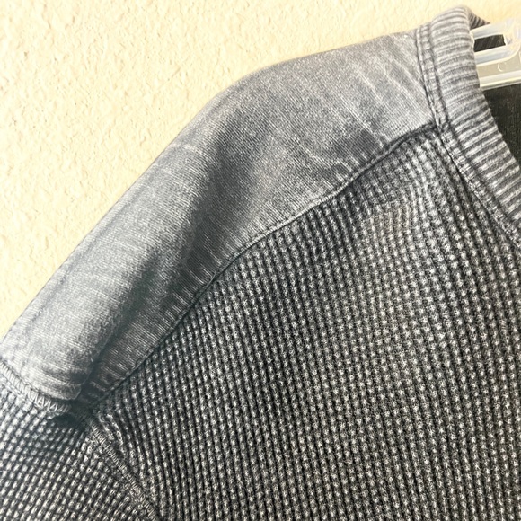 Calvin Klein Long Sleeve - Picture 2 of 11